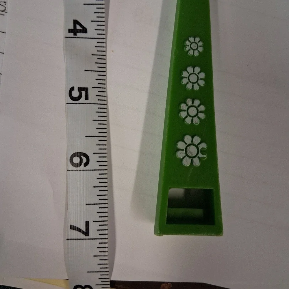 Vintage Travco Flower Power Daisy Green Cheese Slicer‎ GUC